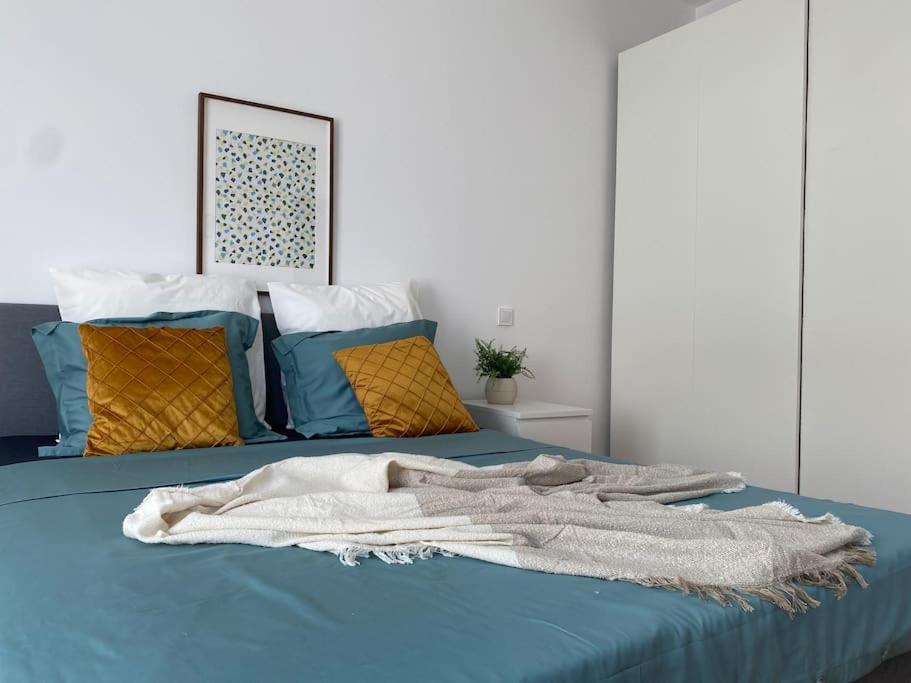 2 Bedroom Apartment With Terrace In City Center Bükreş Dış mekan fotoğraf